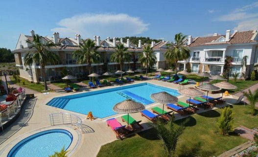 <p>If you are looking for comfortable accommodation near Calis beach with extensive landscaped garden then the G7 Blue Green apartment is what you need. It is two bedroom duplex apartment in Fethiye (5 minutes by walk from the beach) that is eligible for 5 people.</p>
