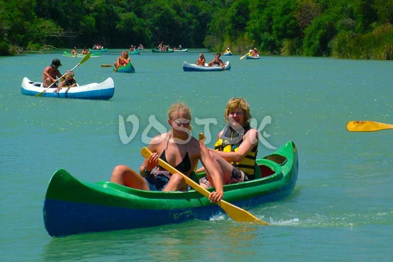 Ladies handle canoe without any problems - Xanthos River Canoeing