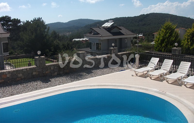 Pretty big dedicated swimming pool with sun beds - Oriana villas in Ovacik