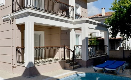 <p>The B2 Talia Villa in Calis is ideal for families, couples and groups of friends enjoying a vacation in a superb location. The Talia villas are located in a quiet street in a neighborhood of both local and expat homes near Calis Beach.</p>
