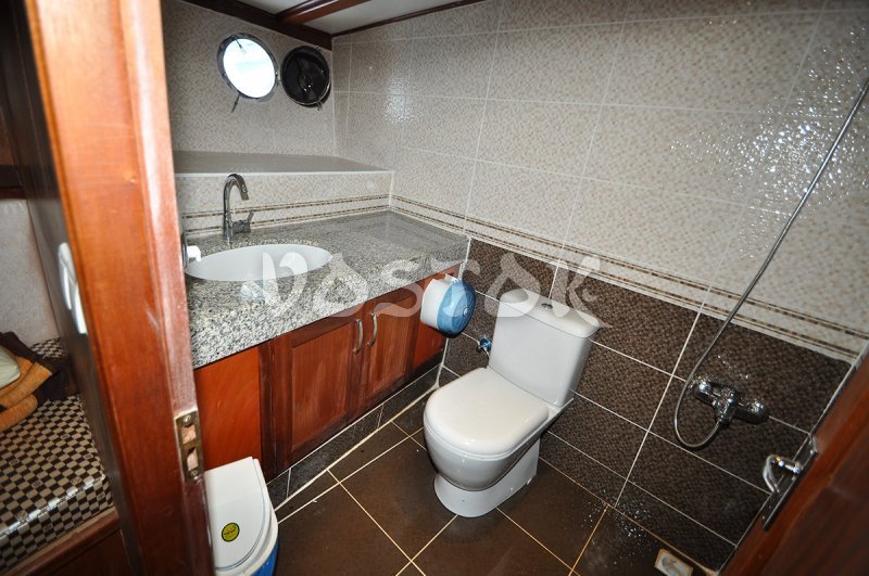 Bathroom at Fuly 10 boat - Fethiye Sailing Boat Trip